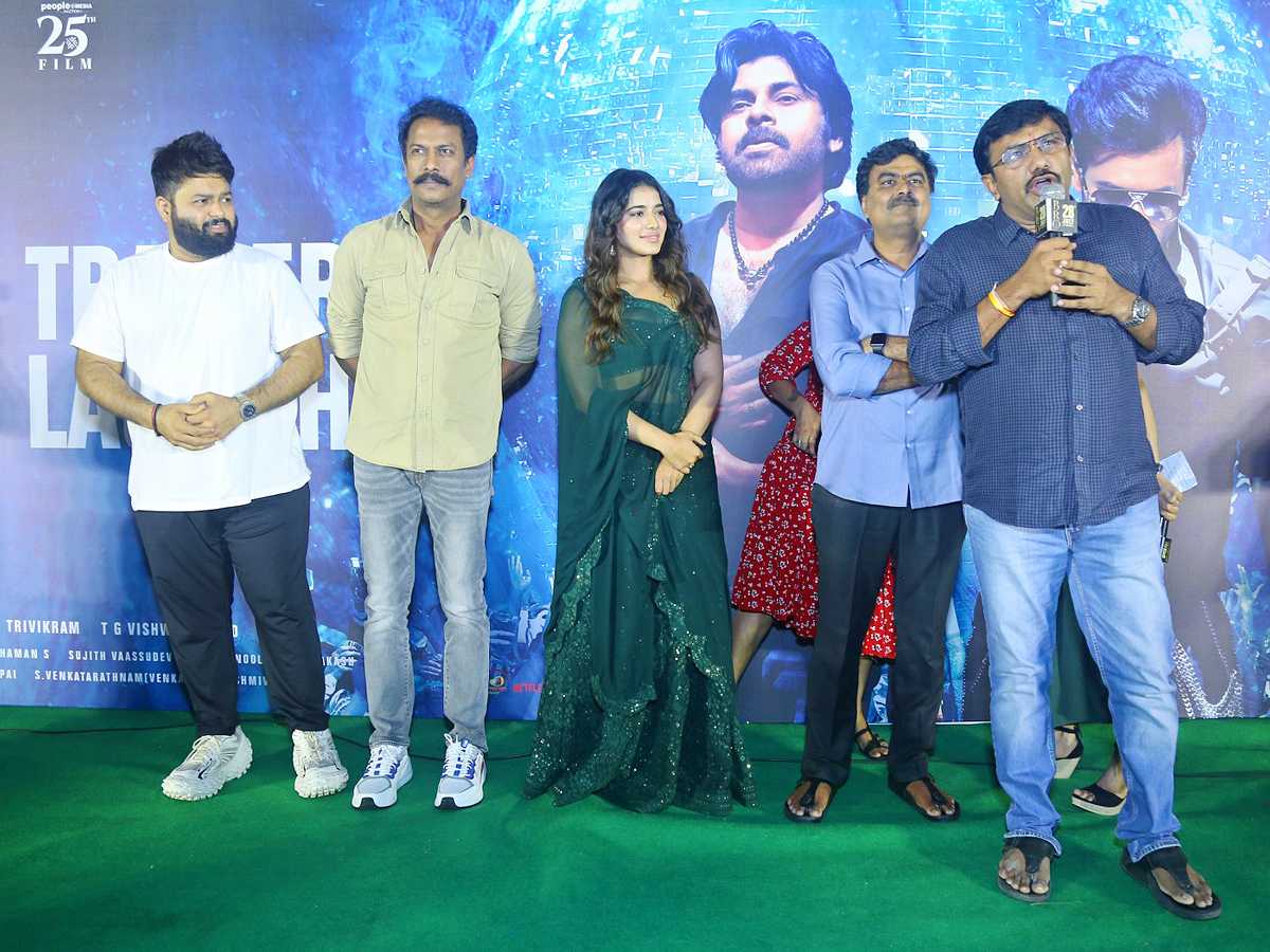 Bro_20Movie_20Trailer_20Launch_20at_20DEVI_2070MM_20At_20Hyderabad_20Photos_8.jpg 14