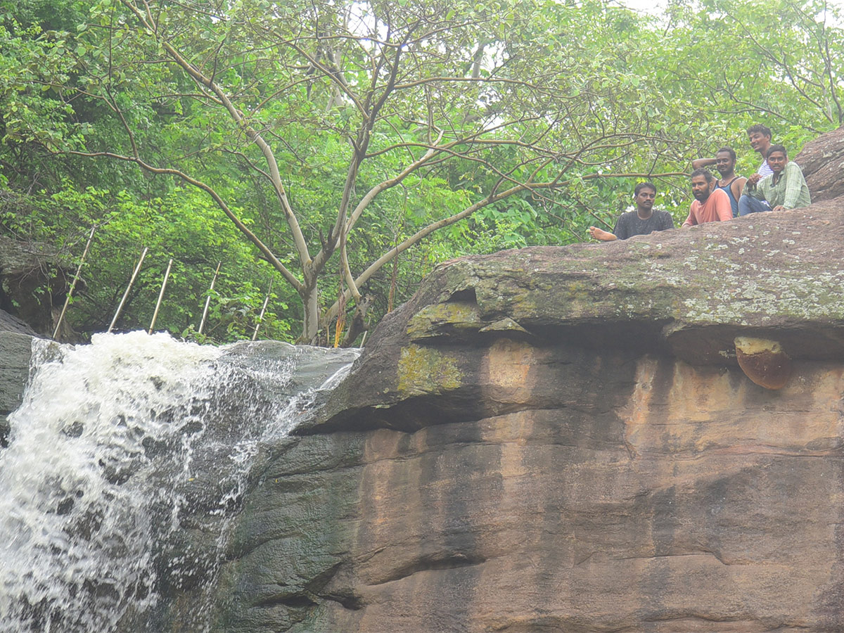 Sabitham_20Waterfalls_20Peddapalli_20Pics-11.jpg 11