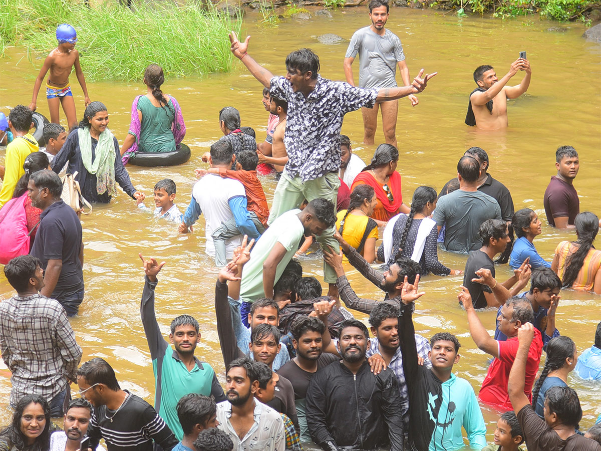 Sabitham_20Waterfalls_20Peddapalli_20Pics-12.jpg 12
