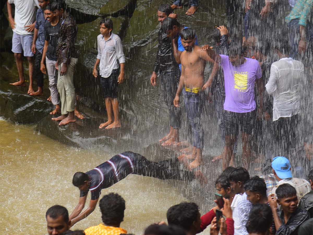 Sabitham_20Waterfalls_20Peddapalli_20Pics-13.jpg 13