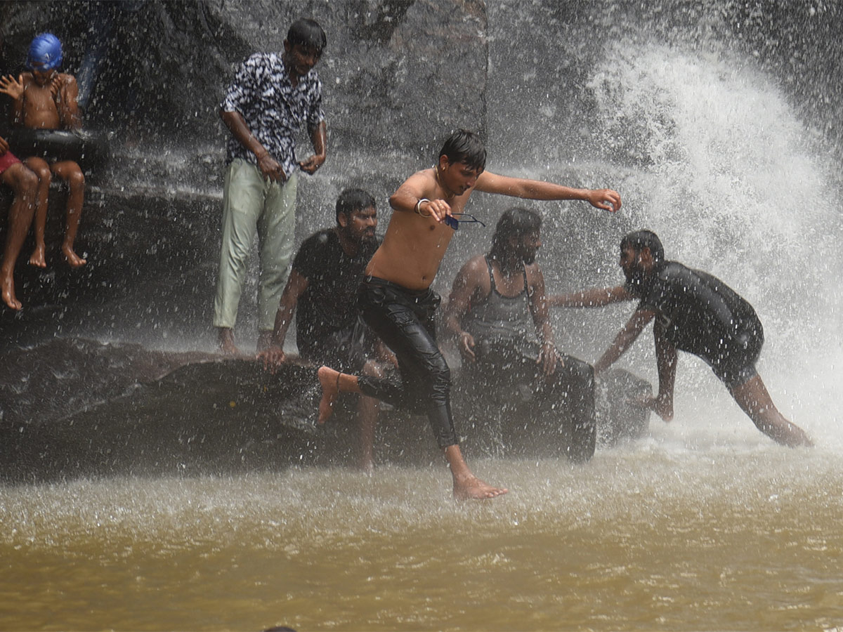 Sabitham_20Waterfalls_20Peddapalli_20Pics-14.jpg 14