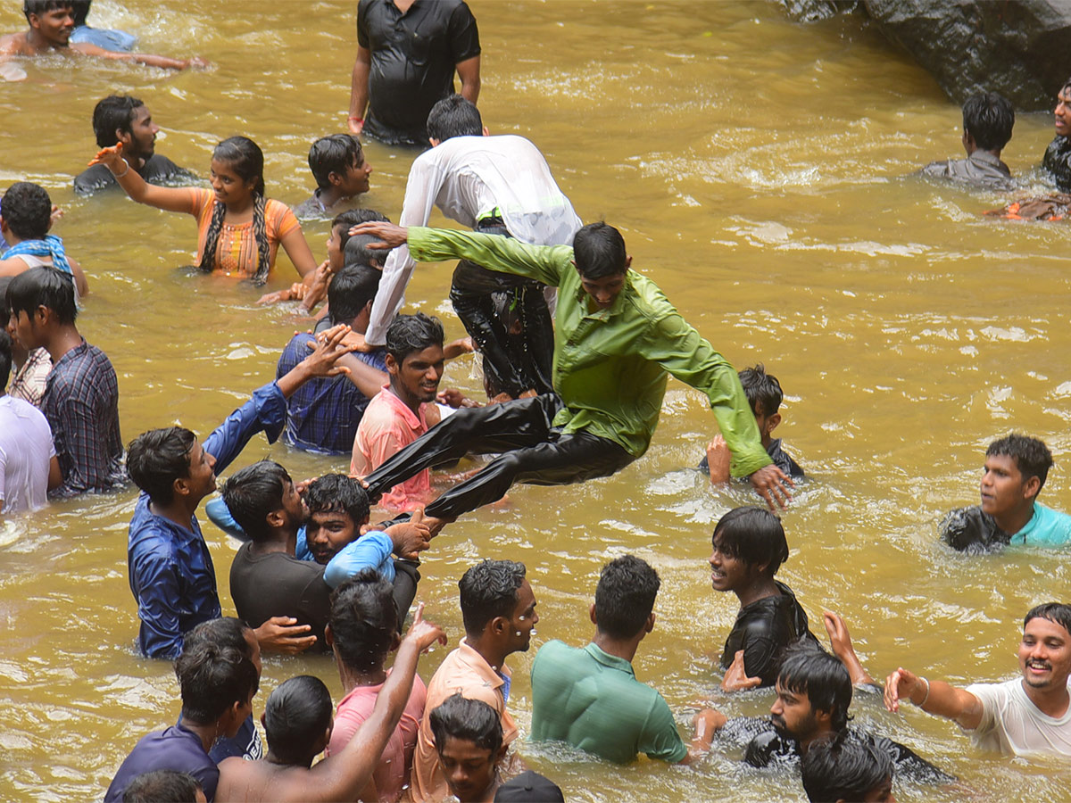 Sabitham_20Waterfalls_20Peddapalli_20Pics-15.jpg 15