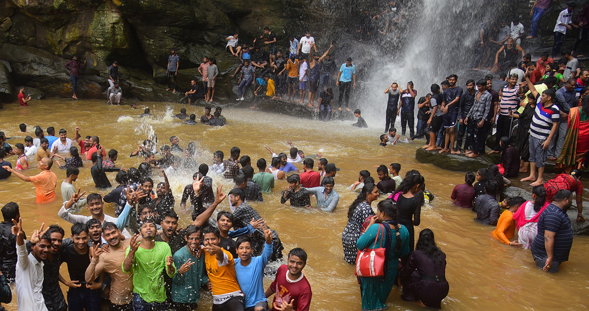 Sabitham_20Waterfalls_20Peddapalli_20Pics-6.jpg 6