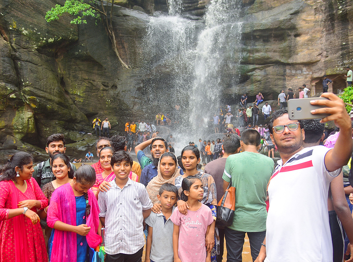 Sabitham_20Waterfalls_20Peddapalli_20Pics-8.jpg 8