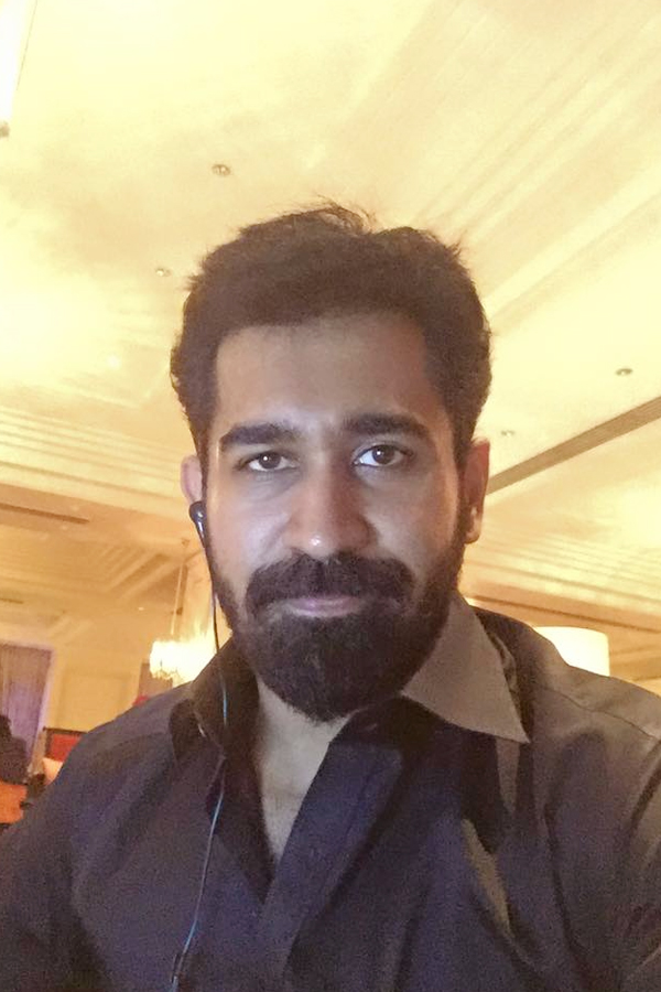 Vijay_4.jpg 6