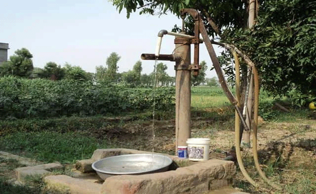 hand-pump.gif