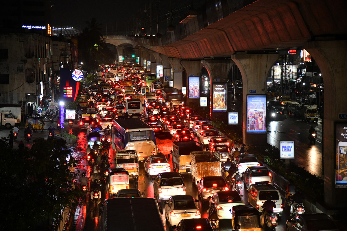Heavy_20Traffic_20in_20Hyderabad-1.jpg 1