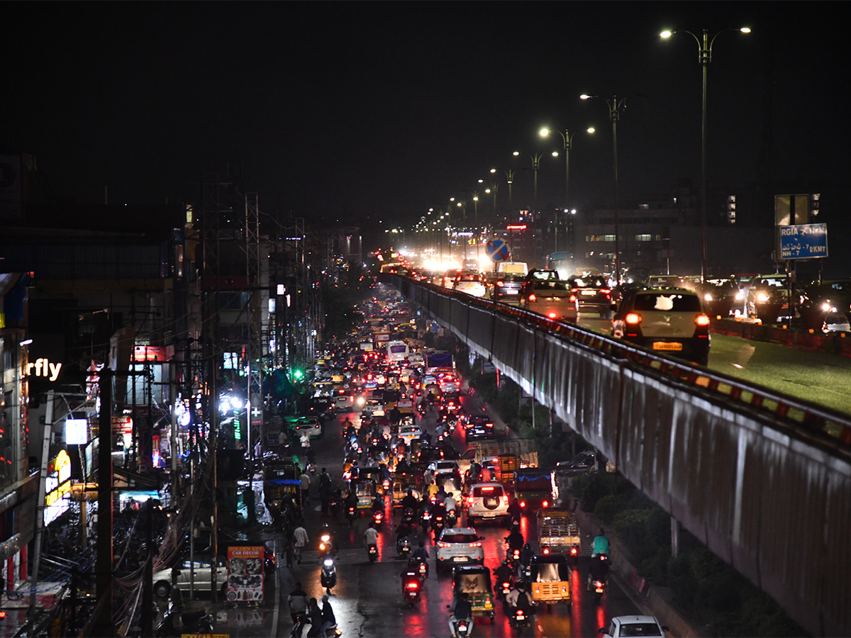 Heavy_20Traffic_20in_20Hyderabad-15.jpg 14