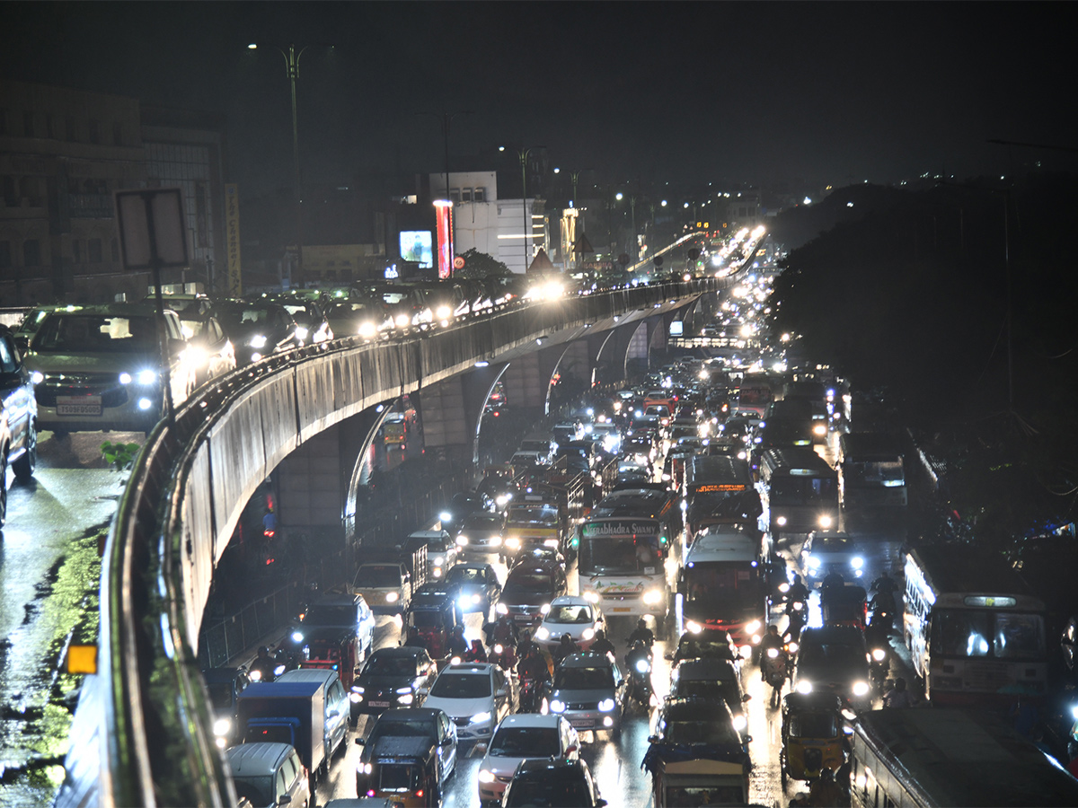 Heavy_20Traffic_20in_20Hyderabad-16.jpg 15