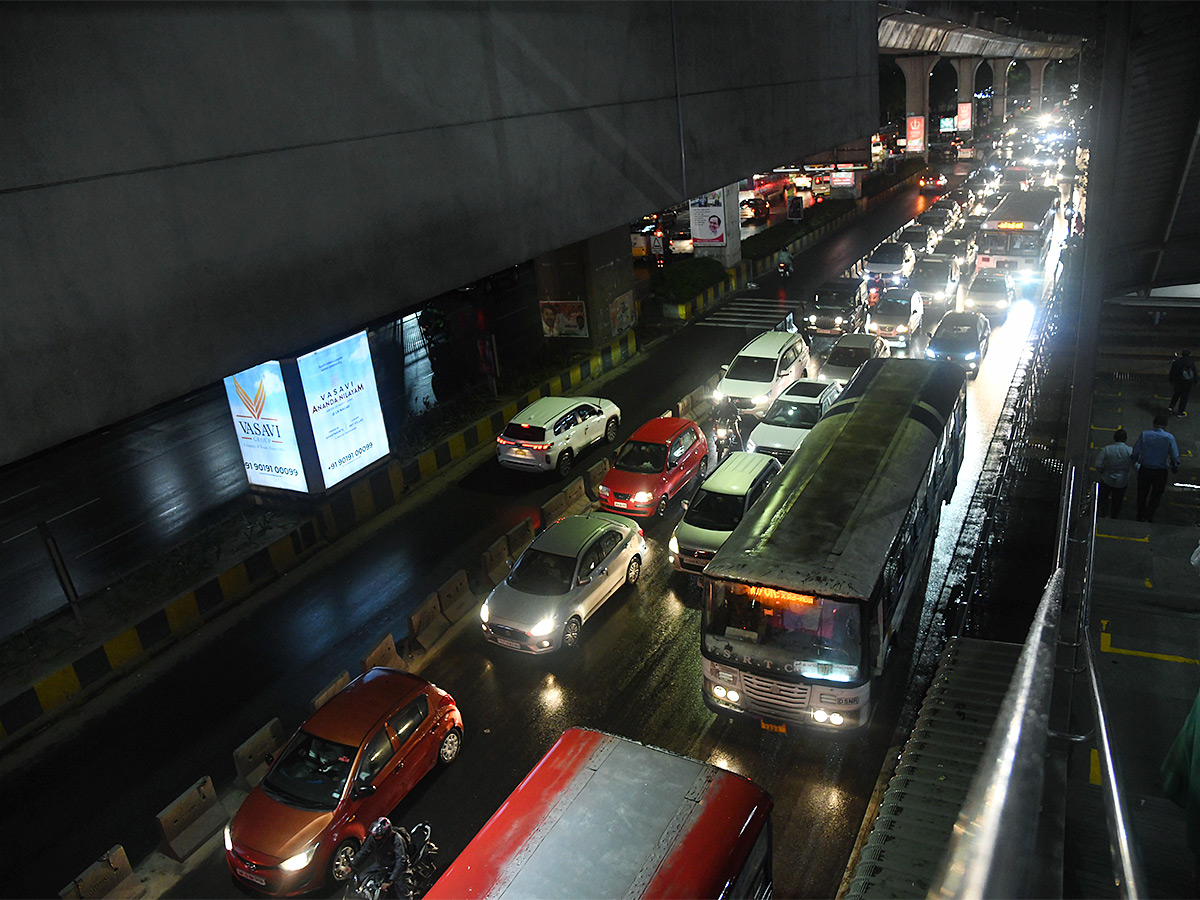 Heavy_20Traffic_20in_20Hyderabad-2.jpg 2
