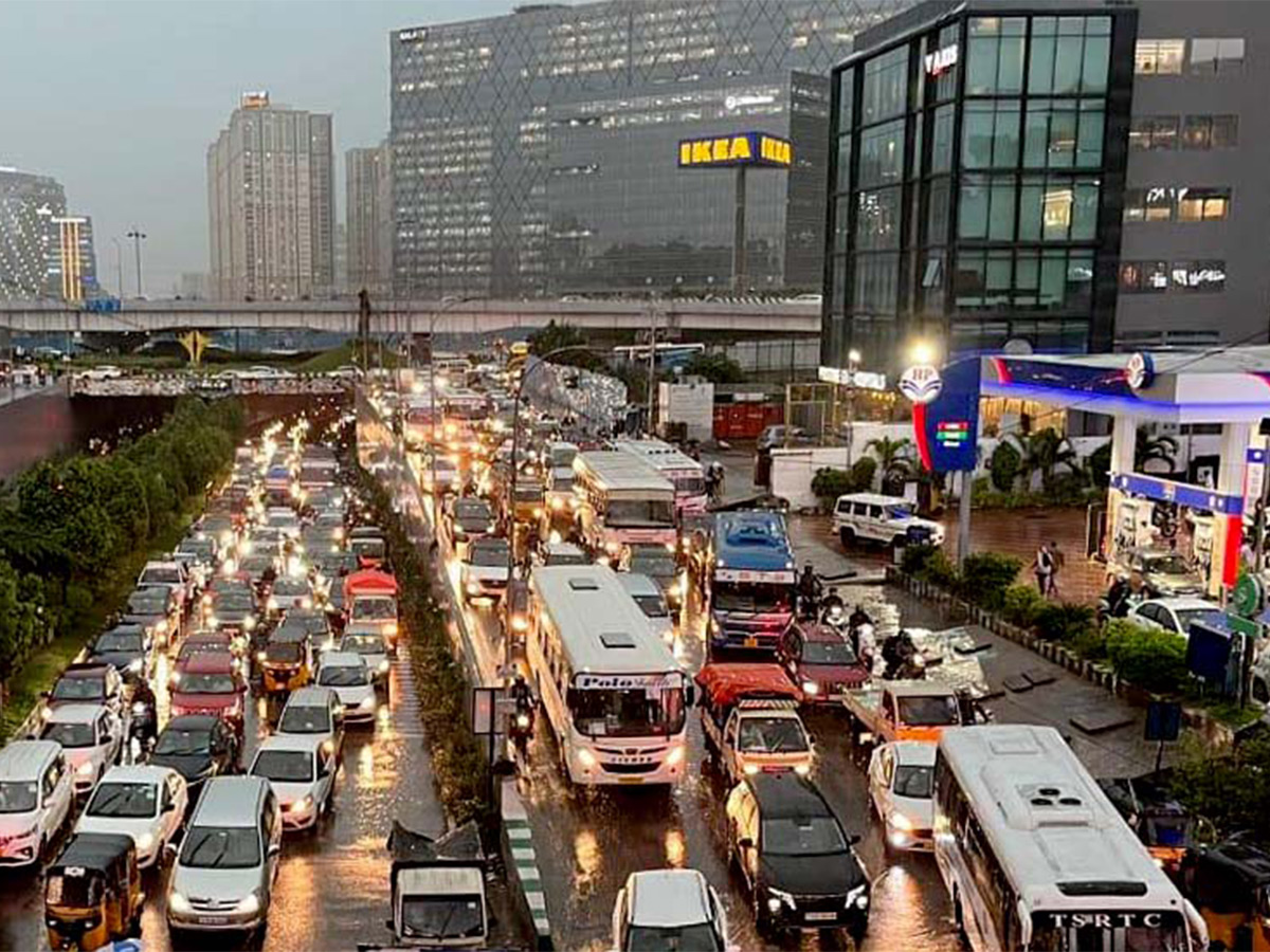 Heavy_20Traffic_20in_20Hyderabad-3.jpg 3