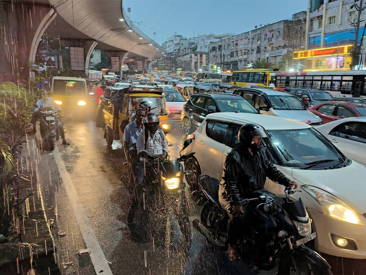 Heavy_20Traffic_20in_20Hyderabad-7.jpg 7