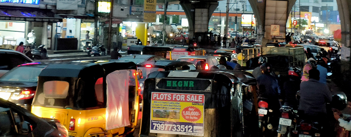 Heavy_20Traffic_20in_20Hyderabad-8.jpg 8