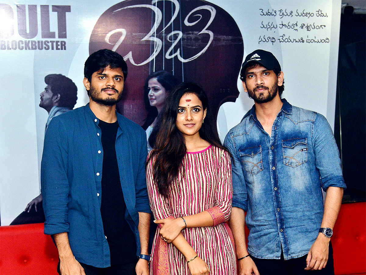 baby_20movie_20success_20celebrations_20in_20vijayawada-3.jpg 3