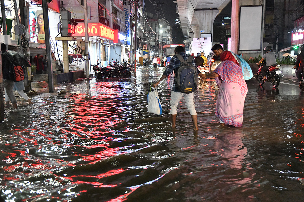hyderabad_20rains_20update_20pics-1.jpg 1