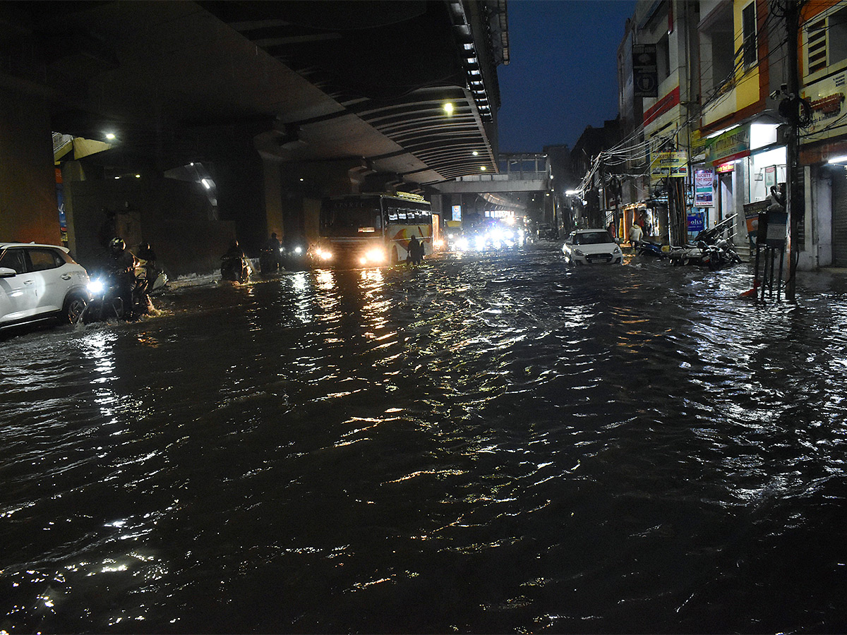hyderabad_20rains_20update_20pics-13.jpg 11