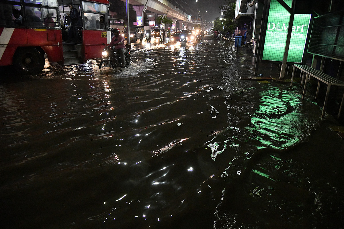hyderabad_20rains_20update_20pics-14.jpg 12