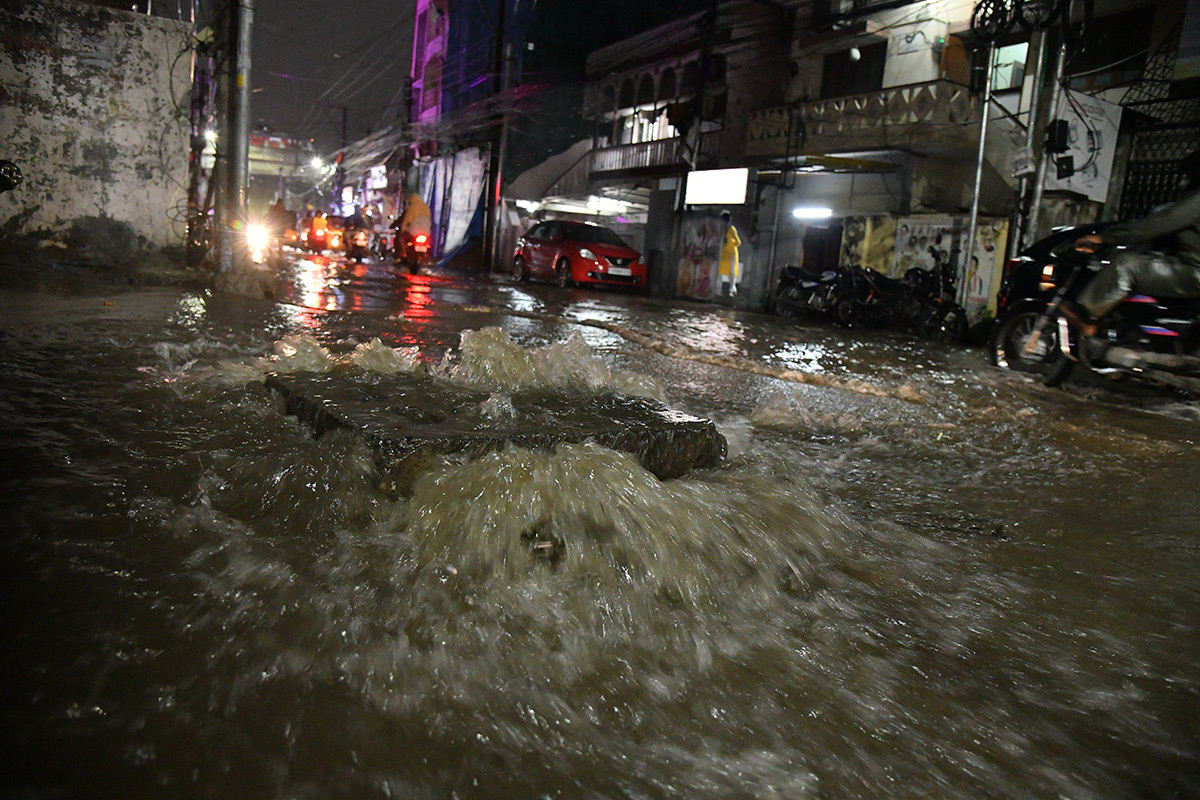 hyderabad_20rains_20update_20pics-20.jpg 18