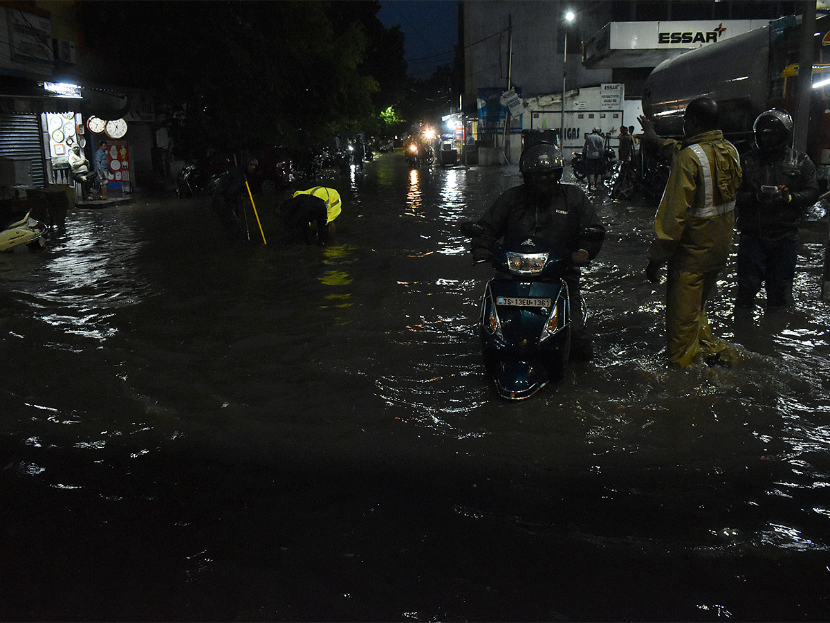 hyderabad_20rains_20update_20pics-26.jpg 24
