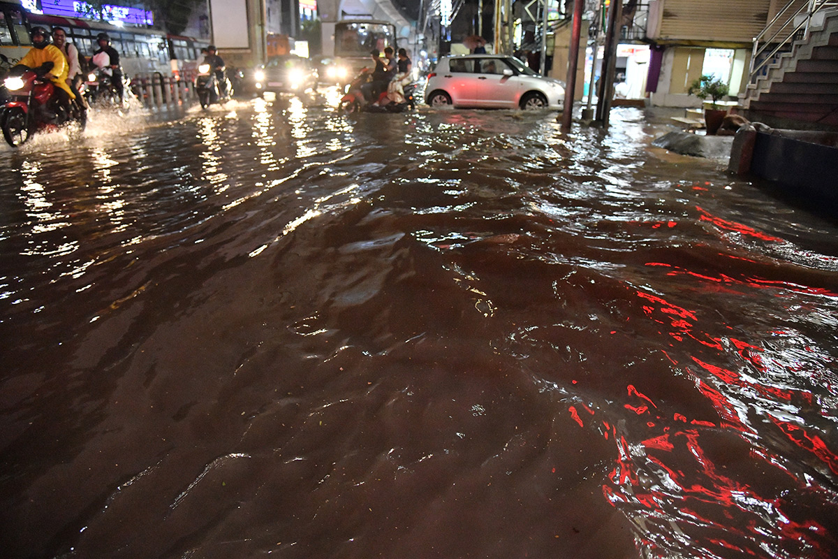 hyderabad_20rains_20update_20pics-4.jpg 4