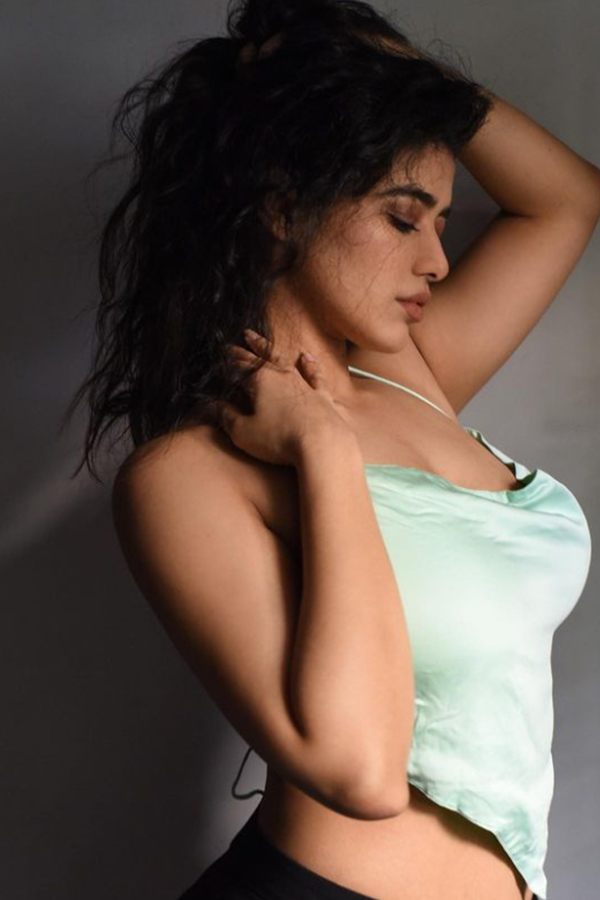 ketika-sharma-indian-actress.jpg 15