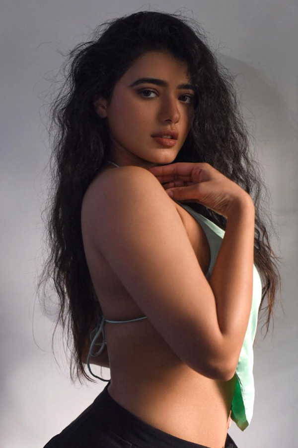 ketika-sharma-latest.jpg 16