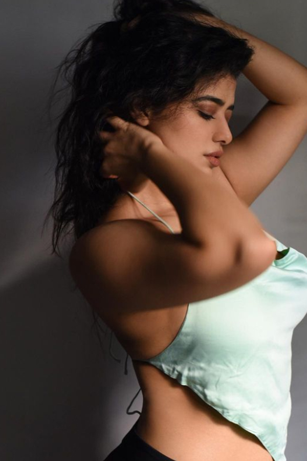 latest-pics-ketika-sharma.jpg 14