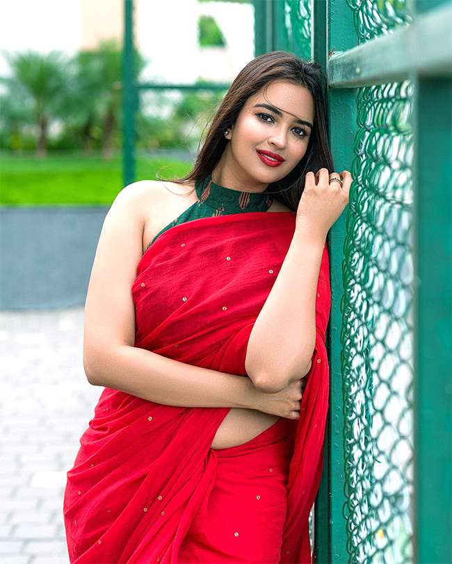 Actress_20Poojitha_20Ponnada_20Photos-3.jpg 3