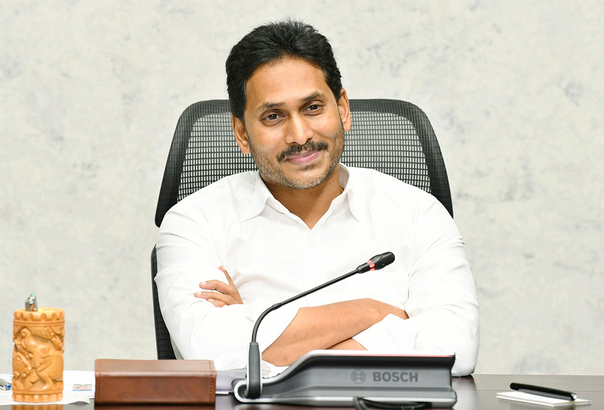 CM_20YS_20Jagan_20In_20Jagananna_20Videshi_20Vidya_20Deevena_20Funds_20Release_20Event-14.jpg 13