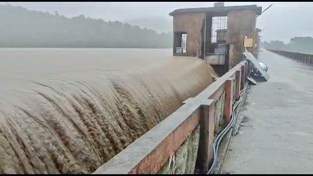 Flood_20Water_20Coming_20Heavily_20Into_20Kadem_20Project-5.jpg 5