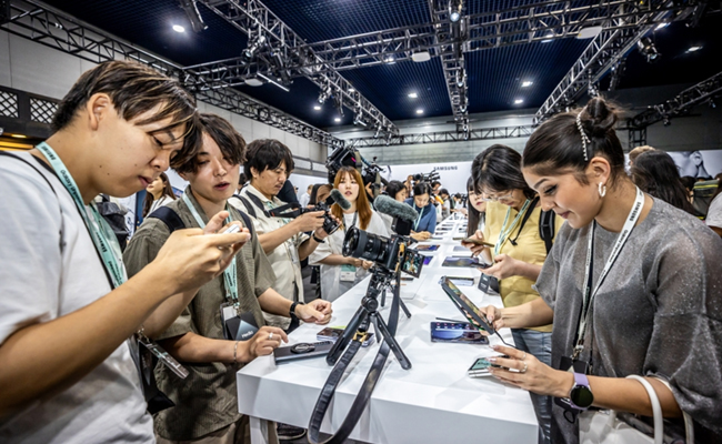 Galaxy-Z-Fold5-Event.jpg 11