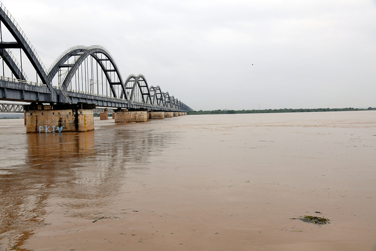 Heavy_20Rains_20in_20andhra_20pradesh_20update_20photos-20.jpg 19