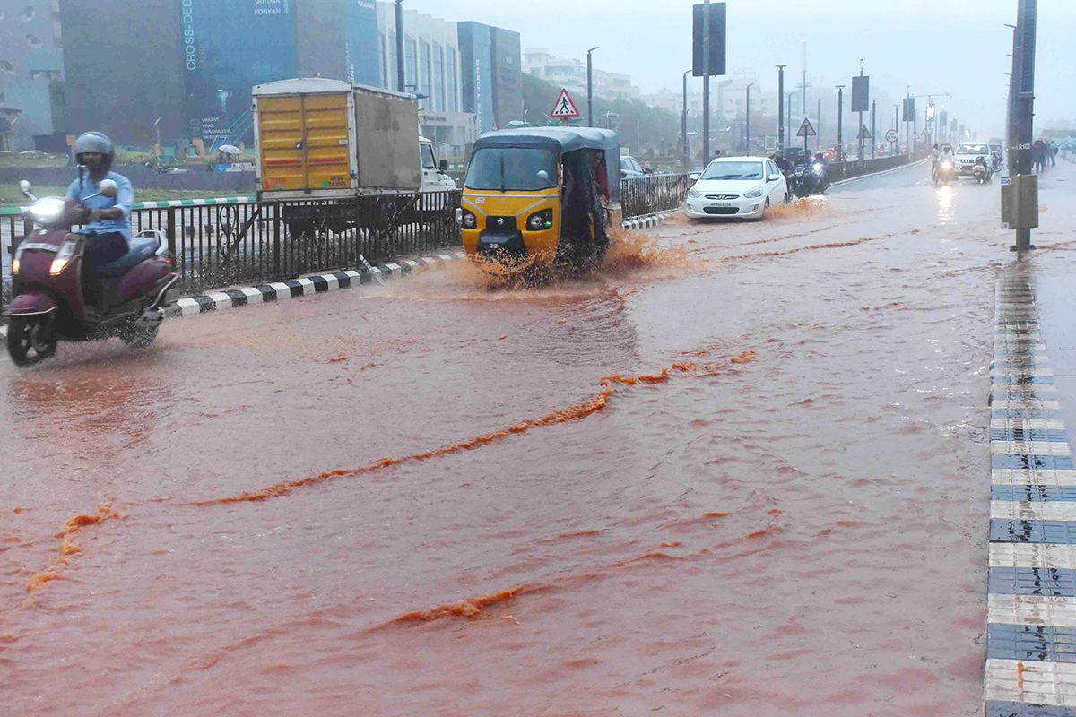 Heavy_20Rains_20in_20andhra_20pradesh_20update_20photos-30.jpg 28