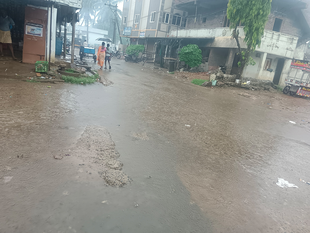 Heavy_20Rains_20in_20andhra_20pradesh_20update_20photos-39.jpg 35