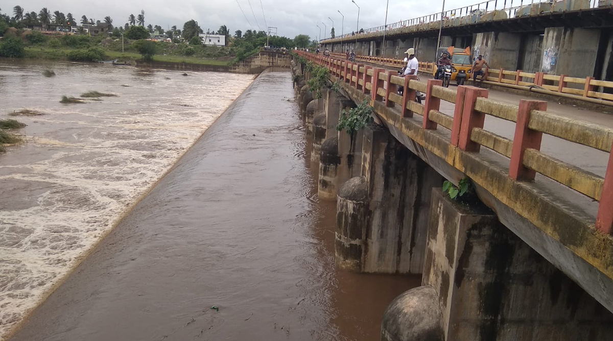 Heavy_20Rains_20in_20andhra_20pradesh_20update_20photos-7.jpg 7
