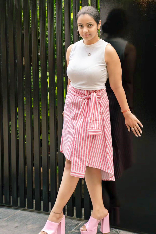 Nithya_20Shetty_20Latest_20Photos_22.jpg 23