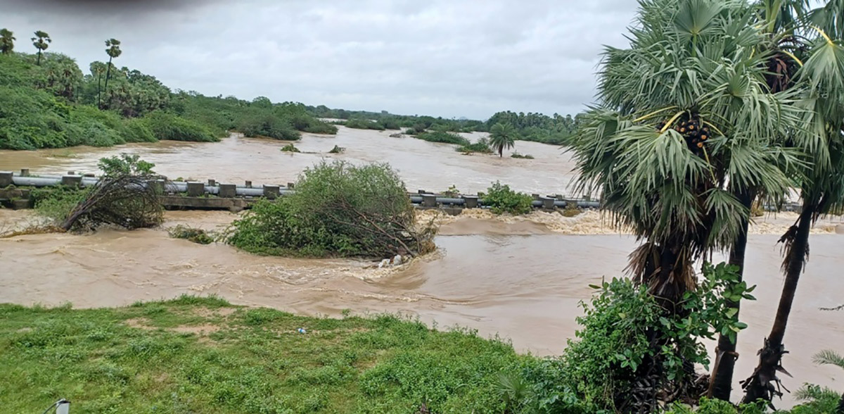 heavy_20rain_20in_20warangal_20district_20photos-14.jpg 12