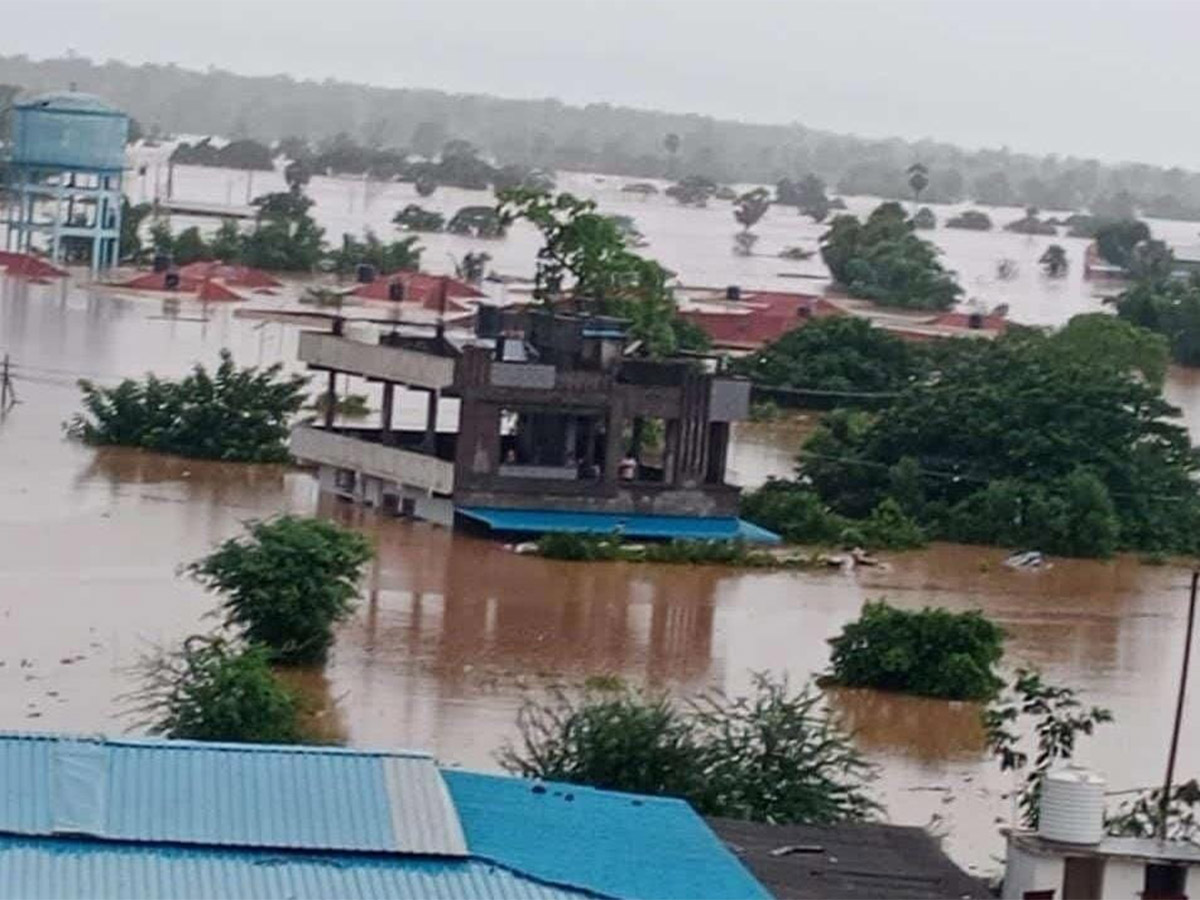 heavy_20rain_20in_20warangal_20district_20photos-59.jpg 54