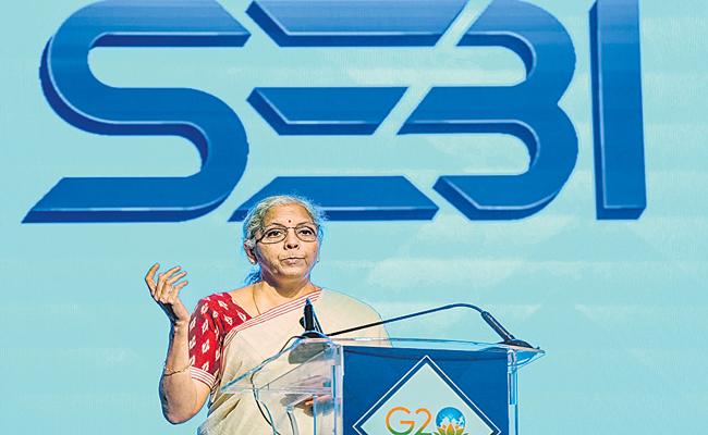 NIRMALA-SITHARAMAN.jpg