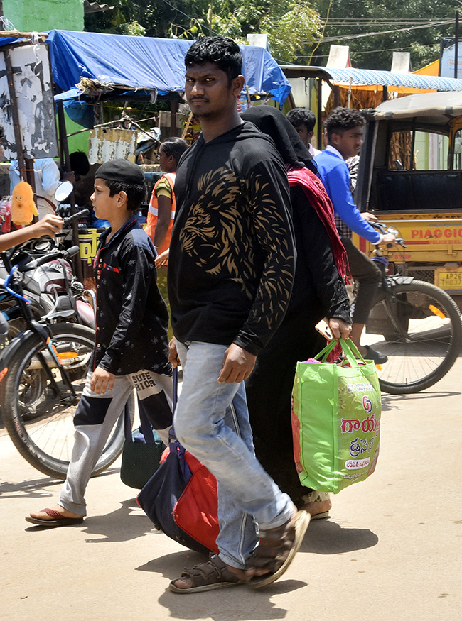 Rottela_20Panduga_202023_20Bara_20Shaheed_20Dargah_20in_20Nellore_20in_20Andhra_20Pradesh-27.jpg 22