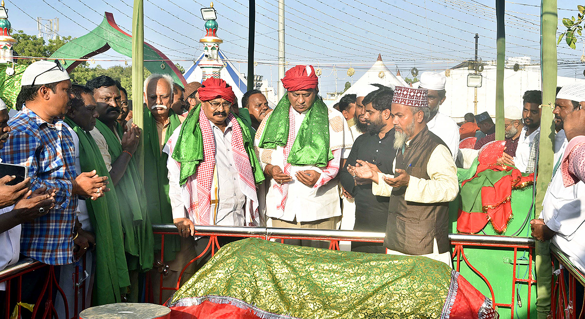 Rottela_20Panduga_202023_20Bara_20Shaheed_20Dargah_20in_20Nellore_20in_20Andhra_20Pradesh-3.jpg 3