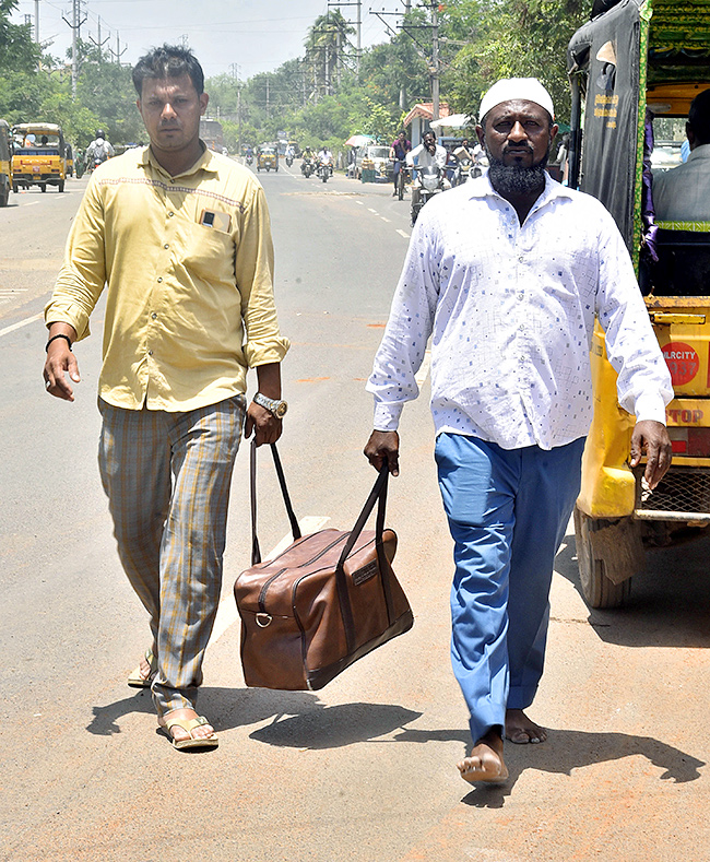 Rottela_20Panduga_202023_20Bara_20Shaheed_20Dargah_20in_20Nellore_20in_20Andhra_20Pradesh-4.jpg 4