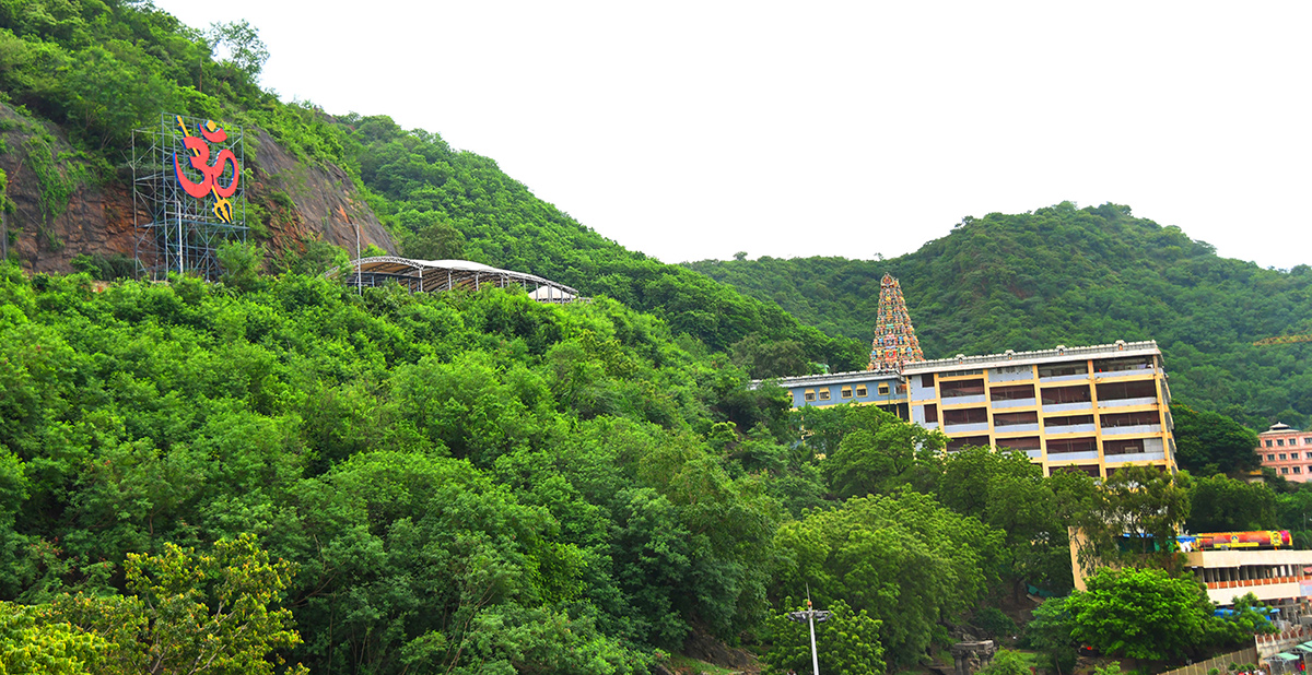 Flood_20Warning_20at_20Prakasam_20Barrage-10.jpg 10