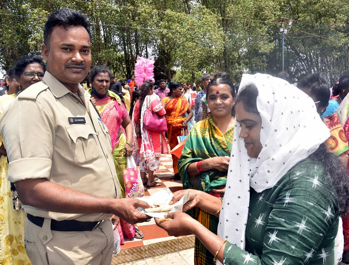Rottela_20Panduga_20in_20Nellore_202023_20Pics-3.jpg 3