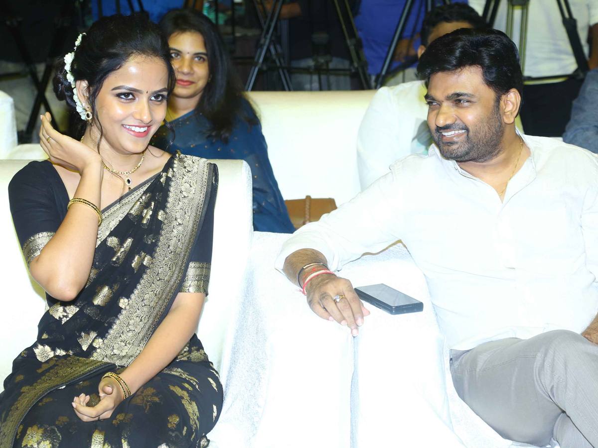 director-maruthi-vaishnavi.jpg 21