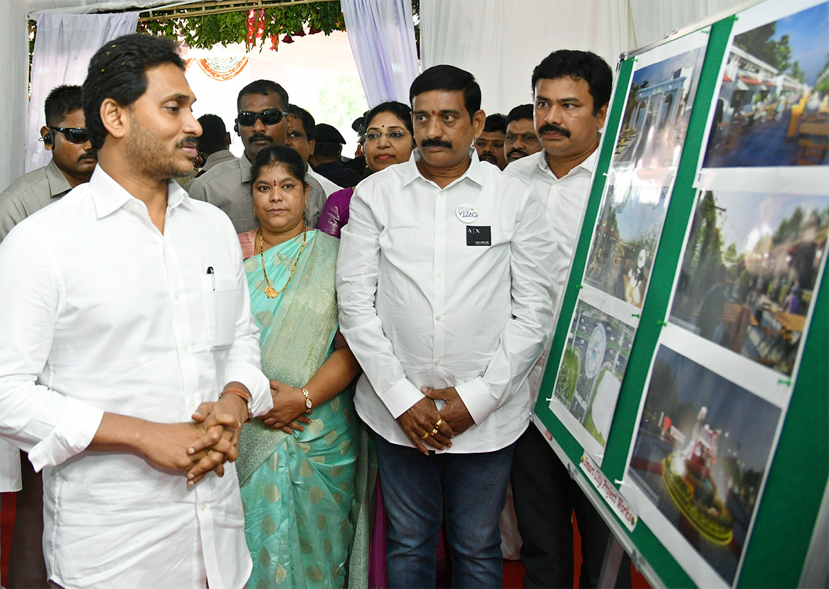 CM_20YS_20Jagan_20Visakha_20Tour_20Photos-22.jpg 19