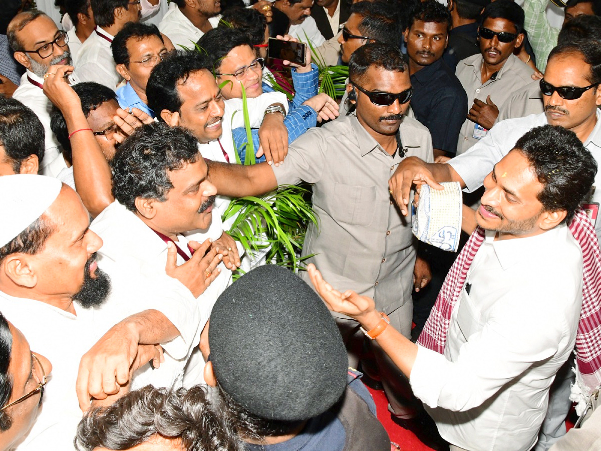 CM_20YS_20Jagan_20Visakha_20Tour_20Photos_16.jpg 16
