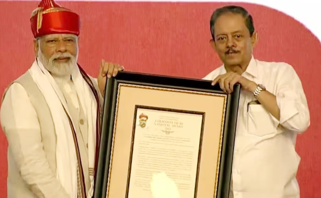 modi-tilak.jpg