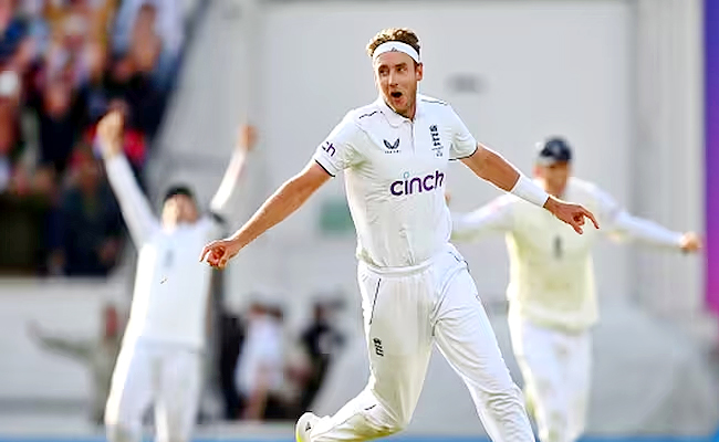 stuart-broad-dismisses-alex-carey-last-ball-test-career.jpg