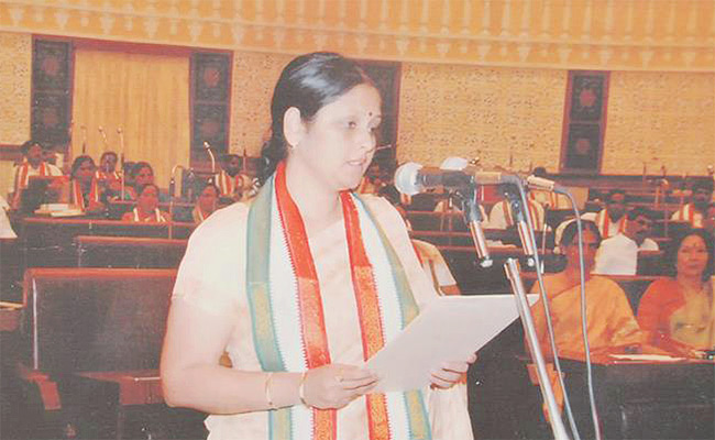 Actress_20Jayasudha_20Rare_20And_20Unseen_20Photos-4.jpg 4